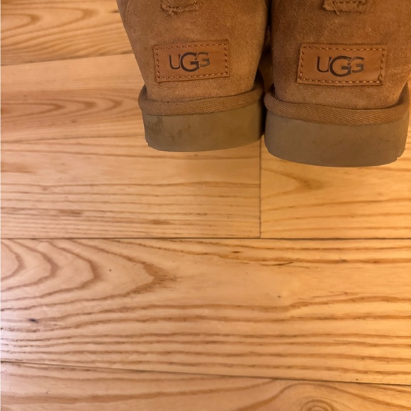 Ugg Ultra Mini - Picture 3 of 5